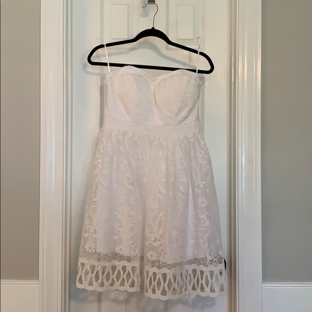NWT Lace Strapless Dress
